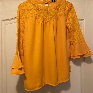 Size medium mustard lace top